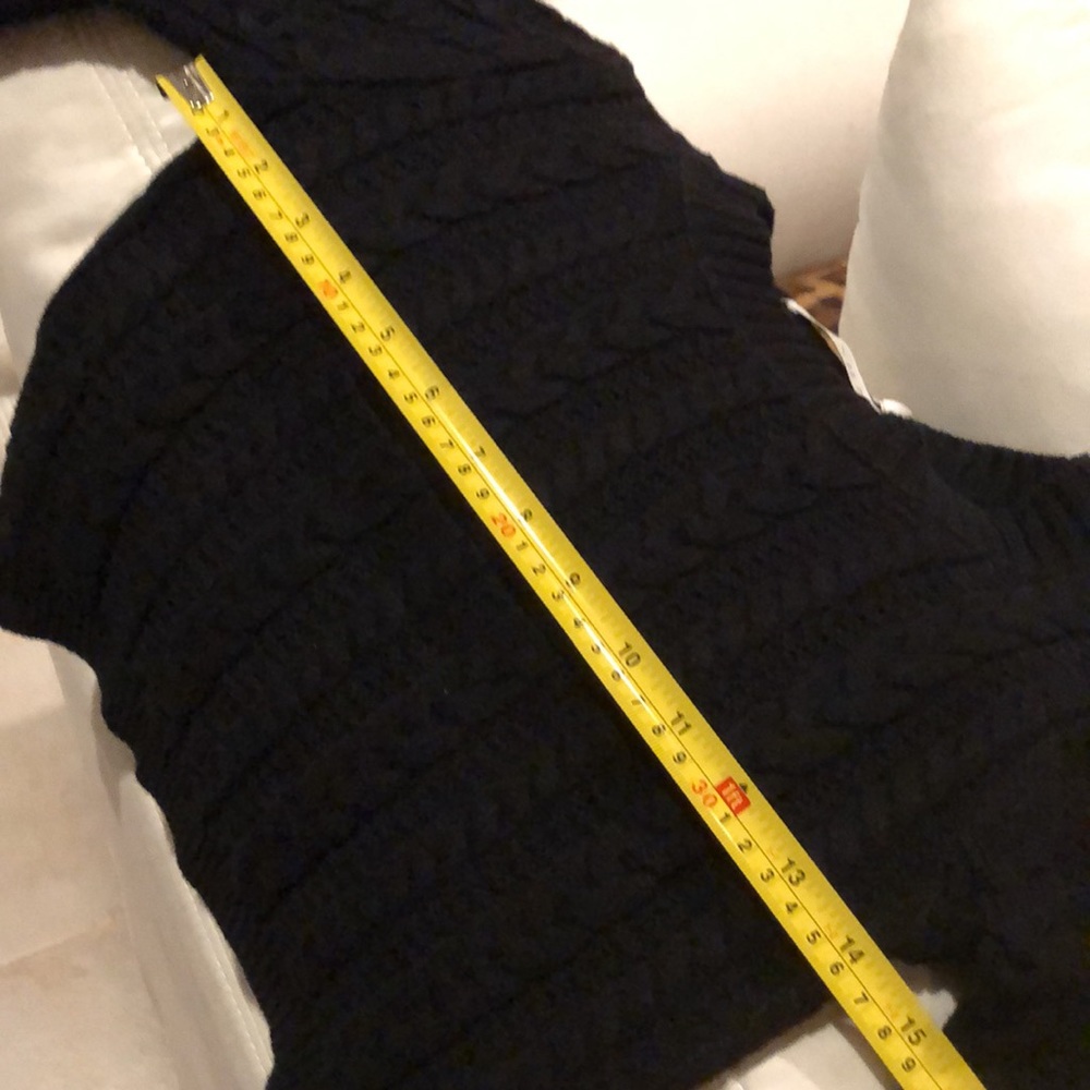 ⭐️Meshki Cropped Cable Knit 3/4 sleeved Sweater - Picture 14 of 16